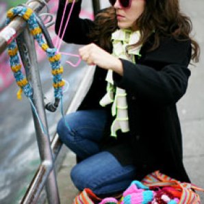 Magda-Crochet-Graffiti-Artist-Yarn-Bombing - Copy